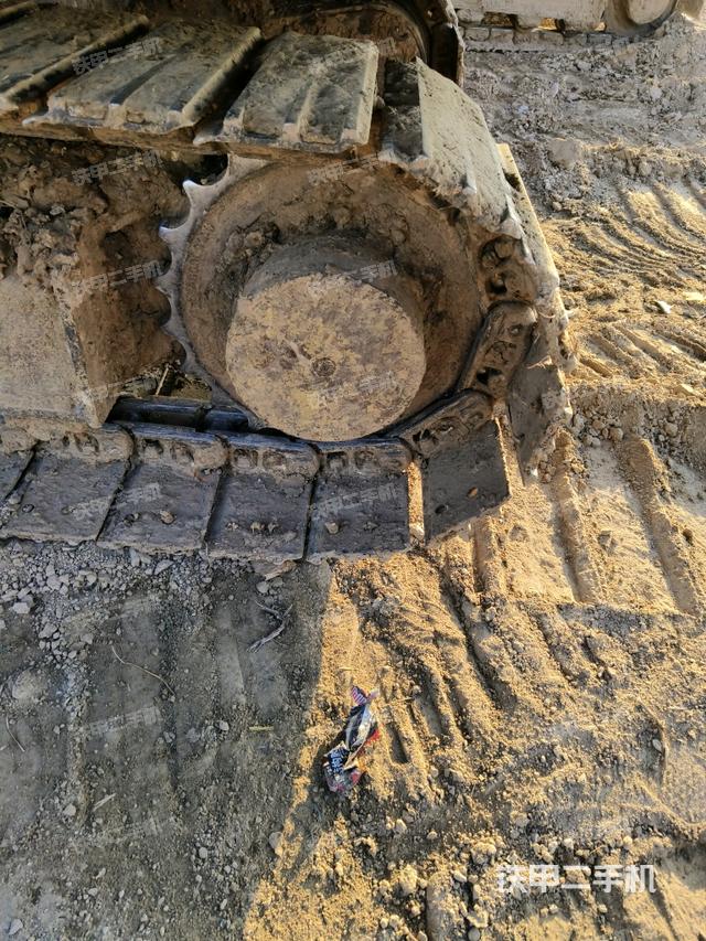 左側(cè)行走馬達(dá)蓋板（行走機(jī)構(gòu)）