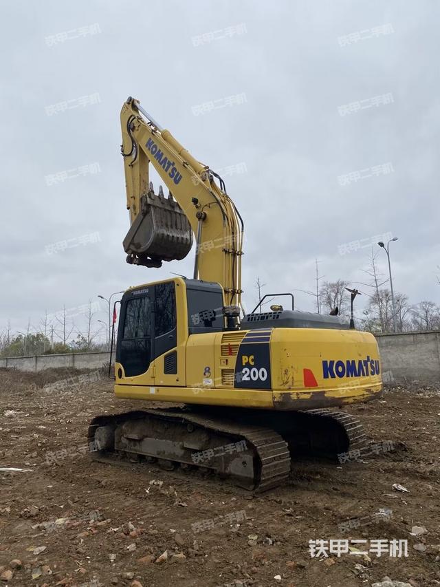 駕駛室頂部(整機外觀) 駕駛室頂部(整機外觀)