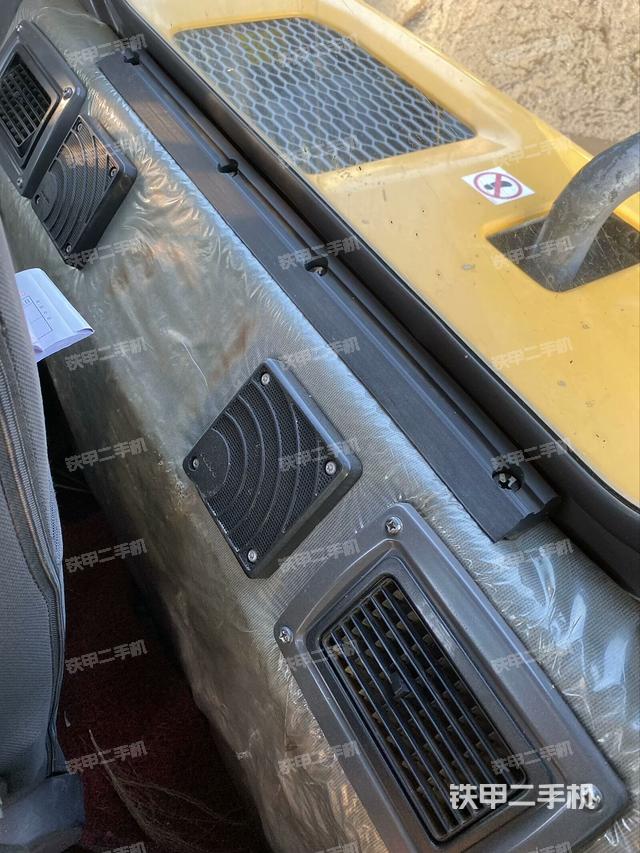 座椅后部(駕駛室部分) 座椅后部(駕駛室部分)