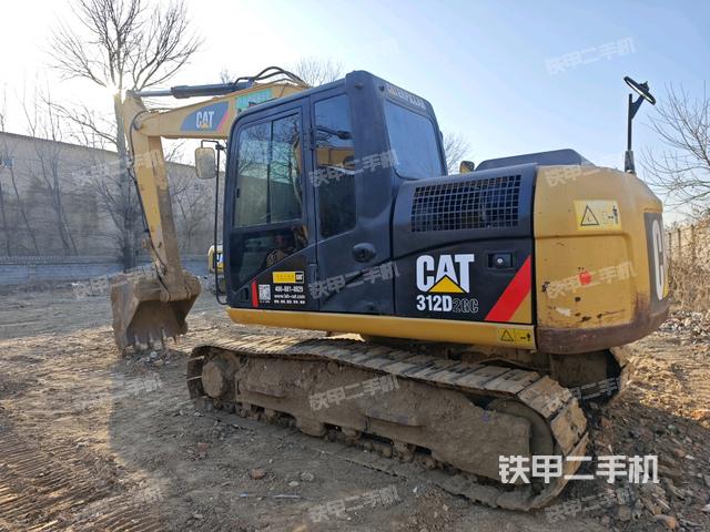 單側(cè)履帶整體(整機(jī)外觀) 單側(cè)履帶整體(整機(jī)外觀)