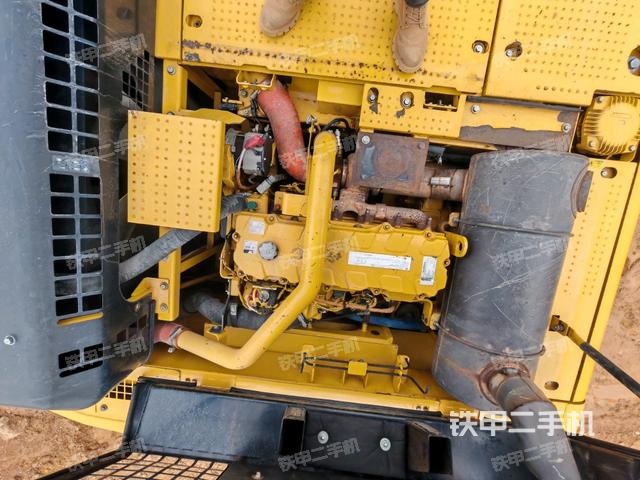 發(fā)動(dòng)機(jī)室(上車部件) 發(fā)動(dòng)機(jī)室(上車部件)