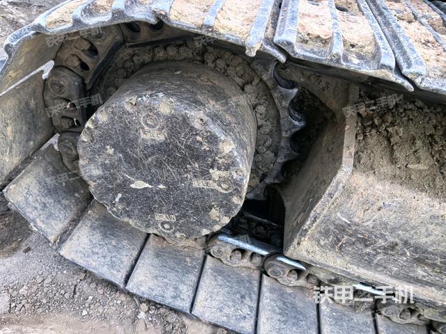 右驅(qū)動(dòng)輪（行走機(jī)構(gòu)）