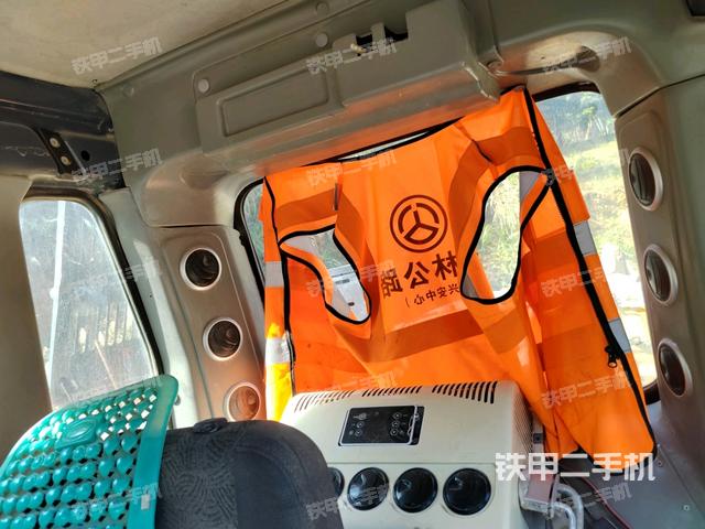 座椅后部(駕駛室部分) 座椅后部(駕駛室部分)