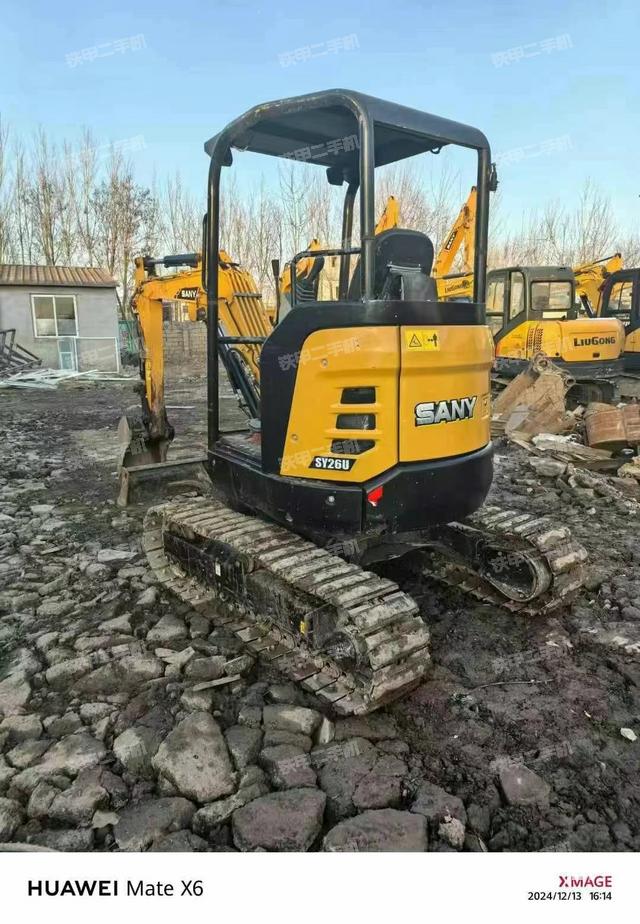 駕駛室頂部（整機(jī)外觀(guān)）