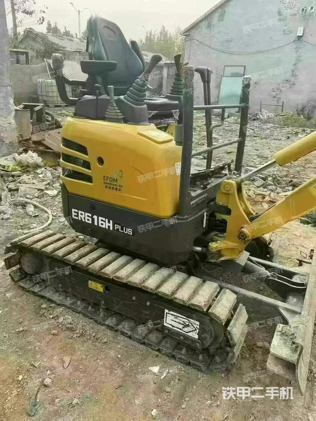 駕駛室頂部（整機(jī)外觀）