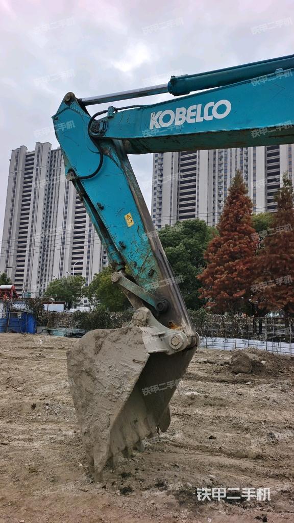 小臂整體左后(工作和回轉(zhuǎn)裝置) 小臂整體左后(工作和回轉(zhuǎn)裝置)