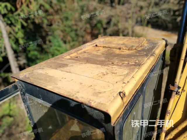 駕駛室頂部(整機外觀) 駕駛室頂部(整機外觀)