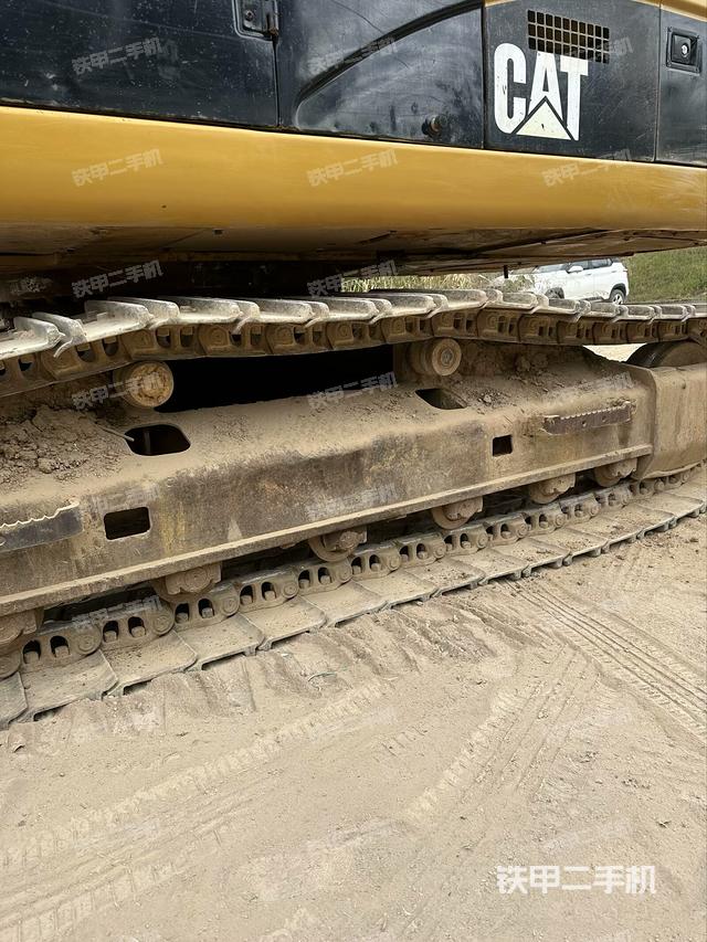 單側履帶整體(整機外觀) 單側履帶整體(整機外觀)