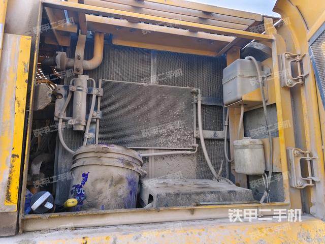 散熱器正面(大件艙室) 散熱器正面(大件艙室)