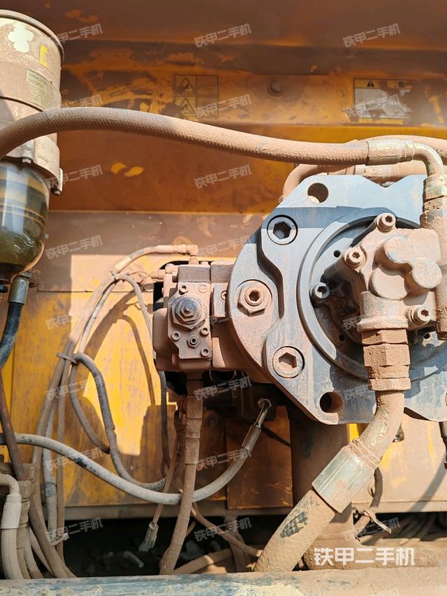 液壓泵斜45?左（大件艙室）