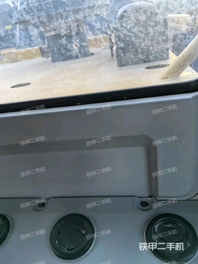 后窗玻璃角標（駕駛室部分）