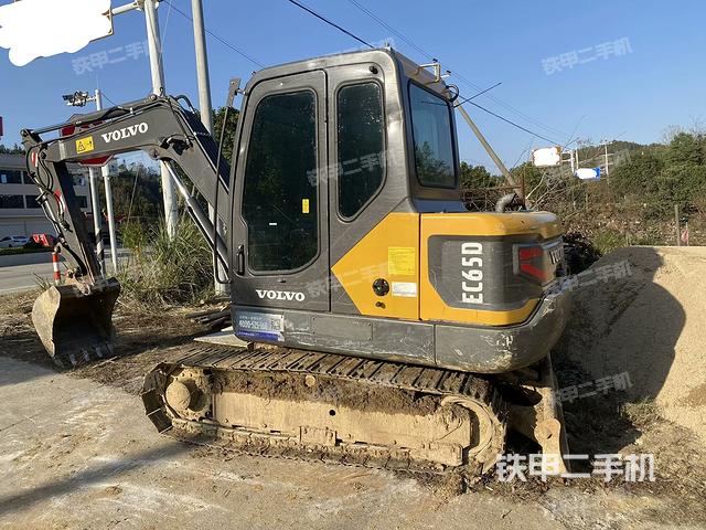 右后45(整機外觀) 右后45(整機外觀)