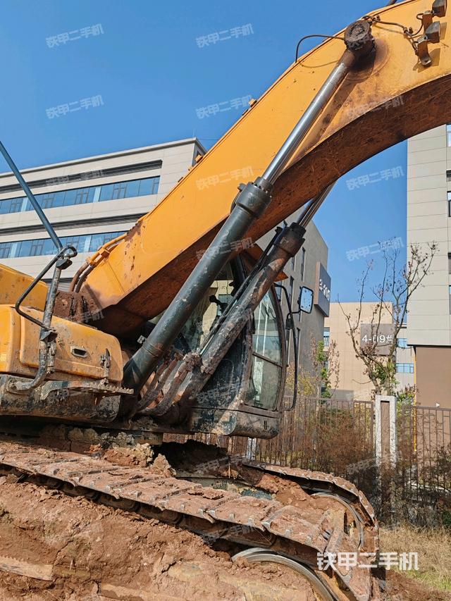 大臂油缸整體?豎拍（工作和回轉(zhuǎn)裝置）