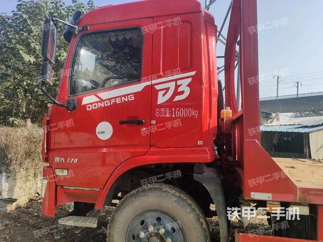 駕駛室正側(cè)（駕駛室/操作室）