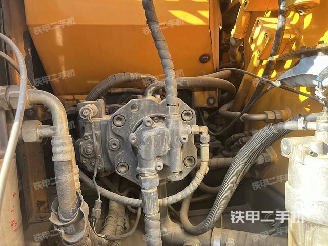 液壓泵艙室正面整體(整機(jī)外觀) 液壓泵艙室正面整體(整機(jī)外觀)