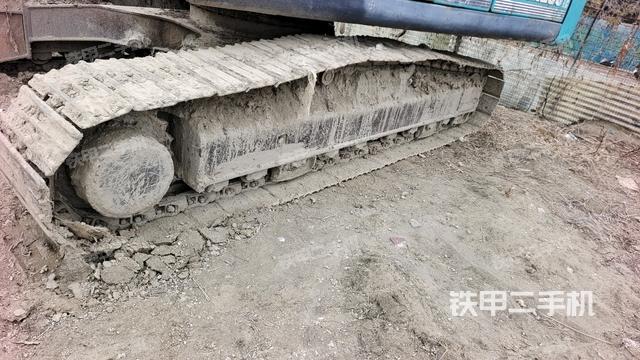 左側(cè)履帶整體?(行走機(jī)構(gòu)) 左側(cè)履帶整體?(行走機(jī)構(gòu))