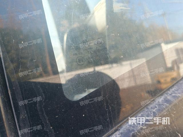 左后方玻璃角標(駕駛室部分) 左后方玻璃角標(駕駛室部分)