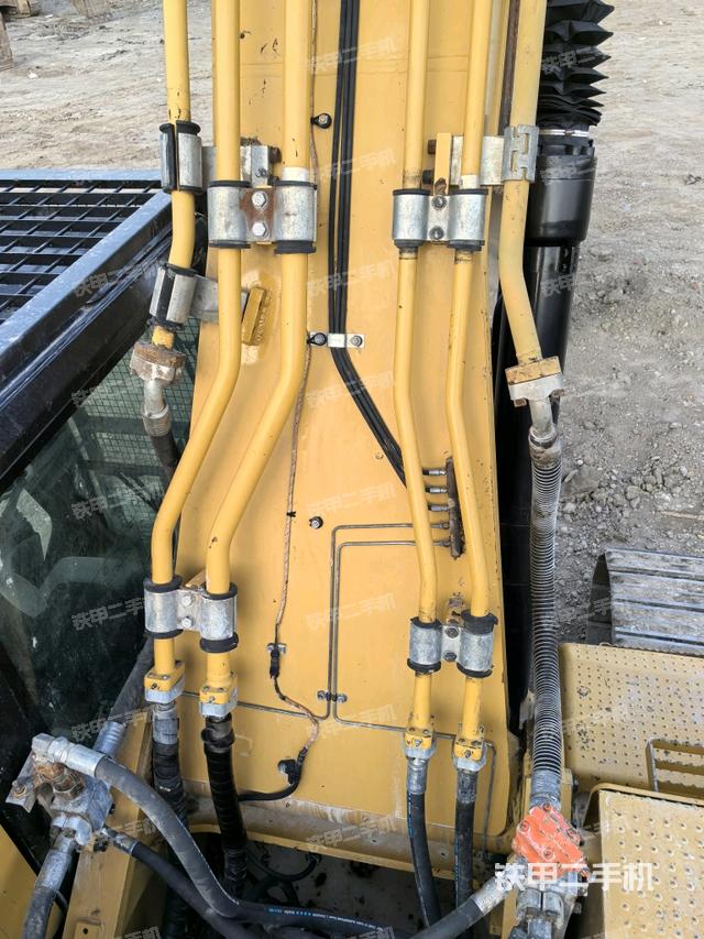 大臂背部俯視（工作和回轉裝置）