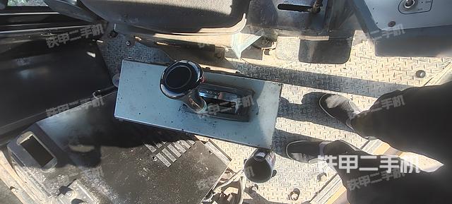 操作把手（壓路機駕駛室）