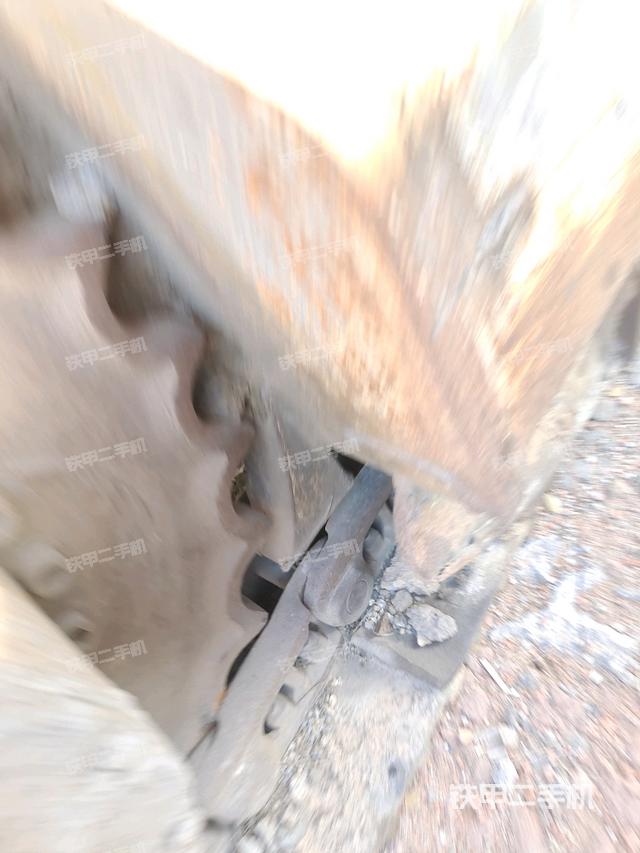 右驅(qū)動(dòng)輪/右后輪（行走機(jī)構(gòu)）