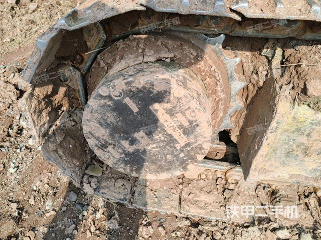 左驅(qū)動輪（行走機(jī)構(gòu)）