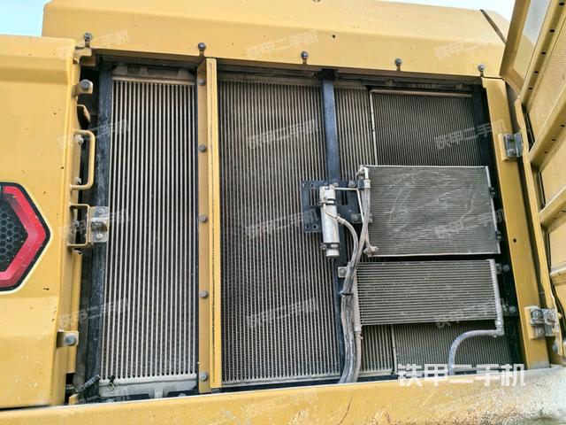 散熱器正面（大件艙室）