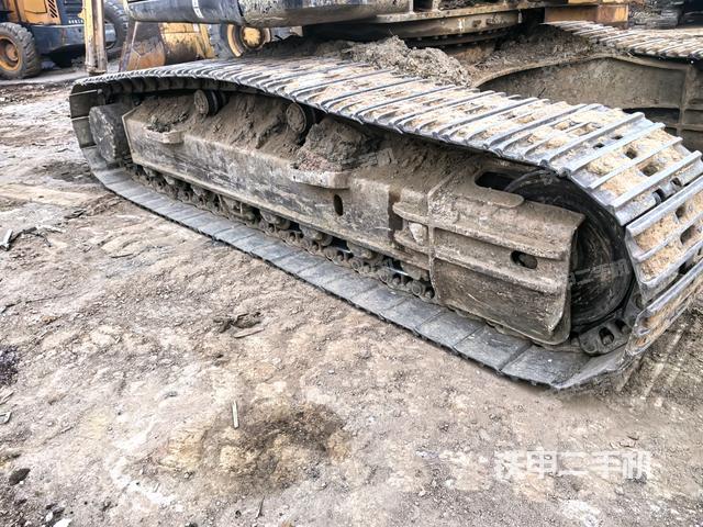 右側(cè)履帶整體（行走機(jī)構(gòu)）