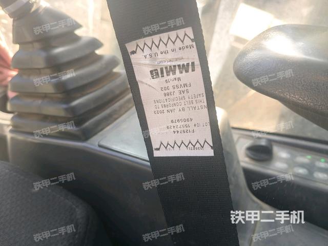 座椅右側(cè)控制臺/鑰匙門/油門/含右手柄(駕駛室部分) 座椅右側(cè)控制臺/鑰匙門/油門/含右手柄(駕駛室部分)