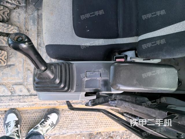 座椅左側控制臺/音響/含左手柄（駕駛室部分）