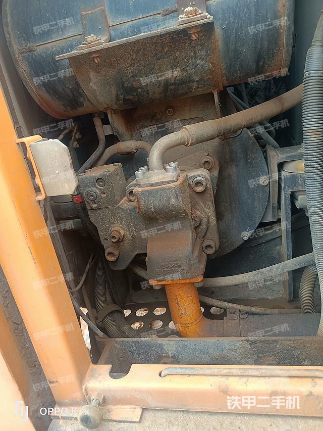 液壓泵艙室正面整體(整機(jī)外觀) 液壓泵艙室正面整體(整機(jī)外觀)