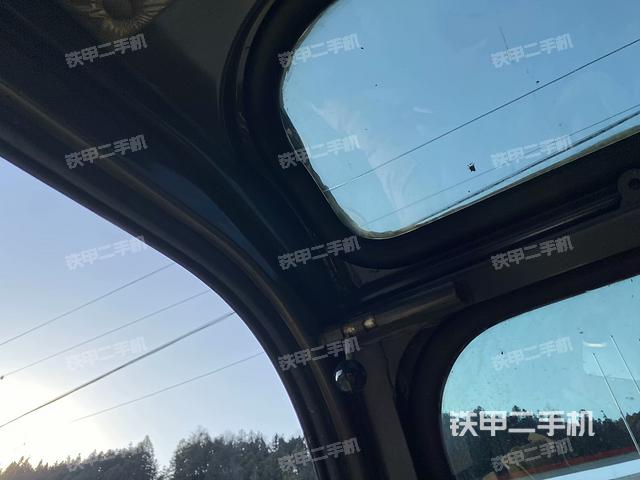 后窗玻璃角標(駕駛室部分) 后窗玻璃角標(駕駛室部分)