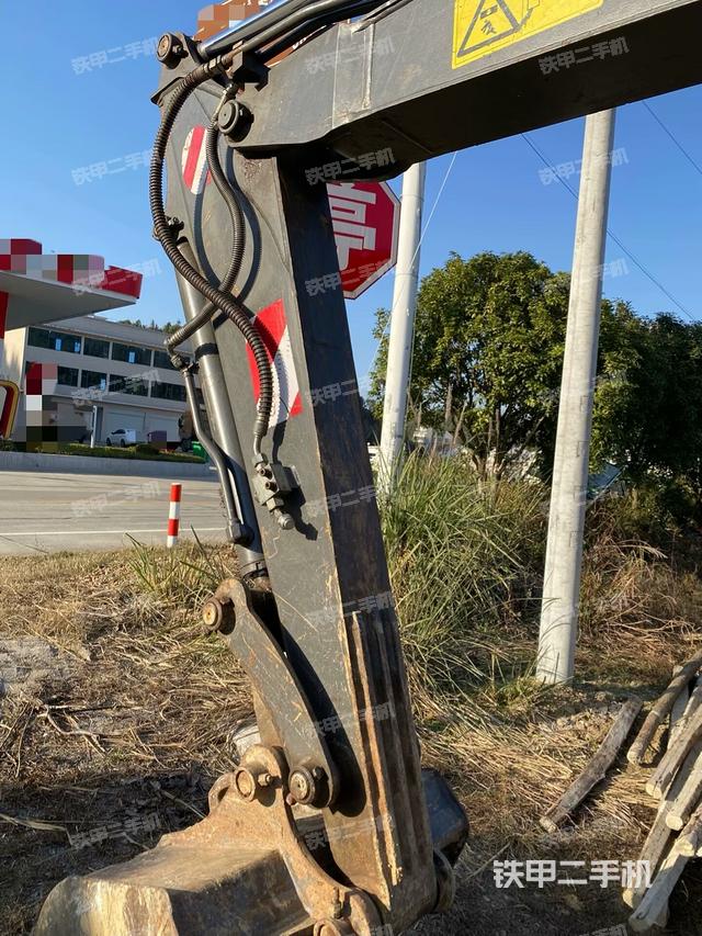 小臂整體左后(工作和回轉(zhuǎn)裝置) 小臂整體左后(工作和回轉(zhuǎn)裝置)