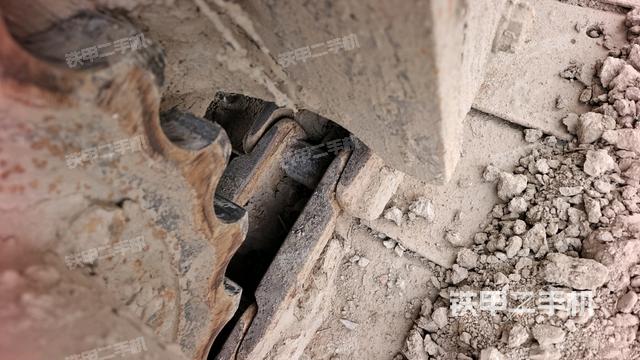 右驅動輪（行走機構）