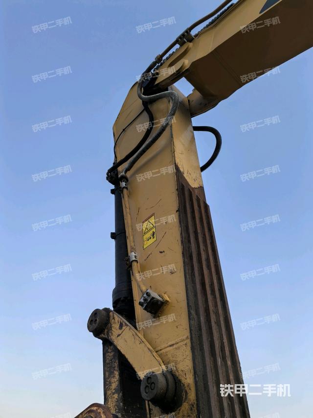 小臂整體左后（工作和回轉裝置）