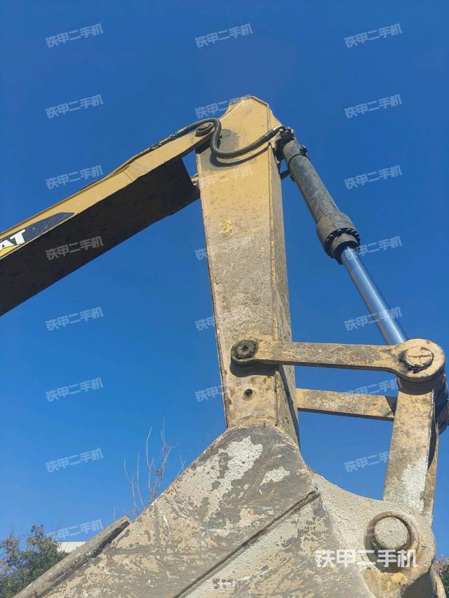 大臂整體?右側(cè)(工作和回轉(zhuǎn)裝置) 大臂整體?右側(cè)(工作和回轉(zhuǎn)裝置)