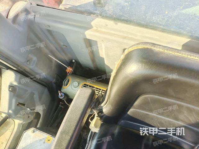 儀表盤(pán)全景（壓路機(jī)駕駛室）