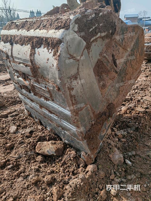 鏟斗右后整體（工作和回轉(zhuǎn)裝置）