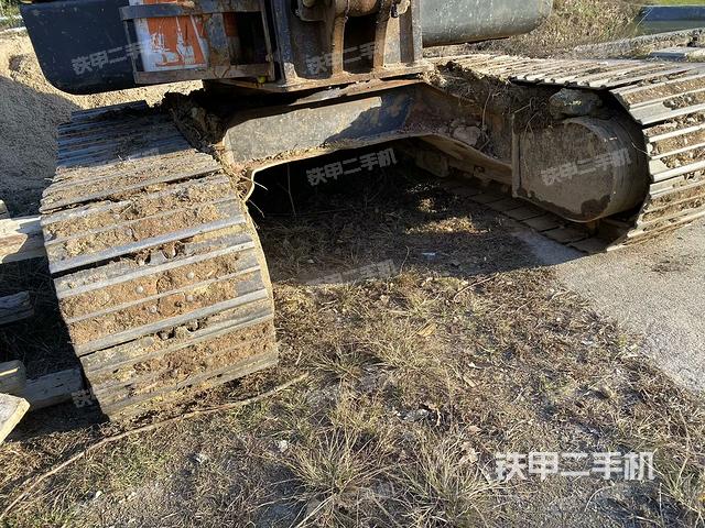 右側(cè)行走馬達蓋板(行走機構(gòu)) 右側(cè)行走馬達蓋板(行走機構(gòu))