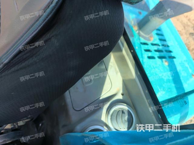 座椅右側(cè)控制臺/鑰匙門/油門/含右手柄(駕駛室部分) 座椅右側(cè)控制臺/鑰匙門/油門/含右手柄(駕駛室部分)