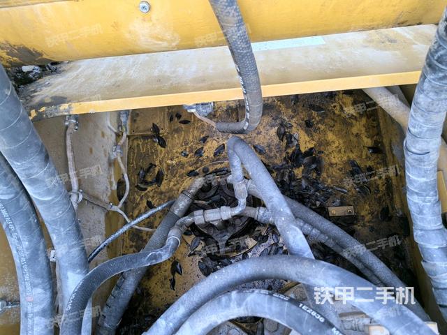 中央回轉(zhuǎn)接頭特寫（上車部件）