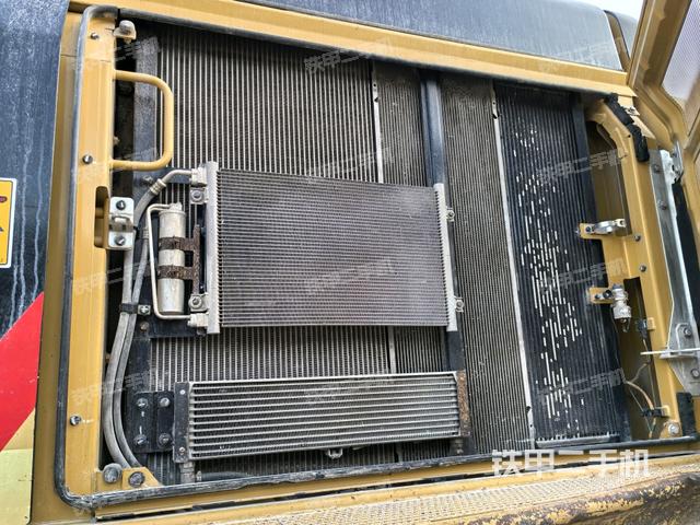 散熱器正面（大件艙室）