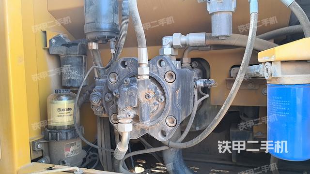 液壓泵艙室正面整體(整機(jī)外觀) 液壓泵艙室正面整體(整機(jī)外觀)