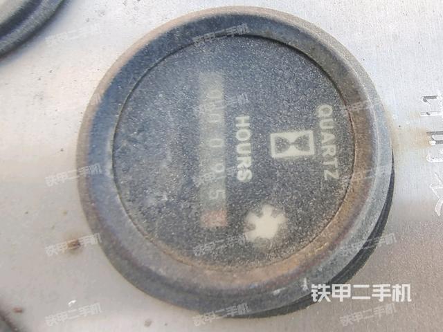 駕駛室側(cè)向上照全景(壓路機(jī)駕駛室) 駕駛室側(cè)向上照全景(壓路機(jī)駕駛室)