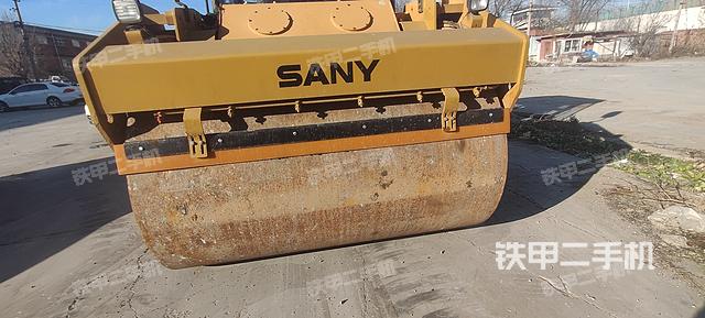 正前（壓路機整機外觀）