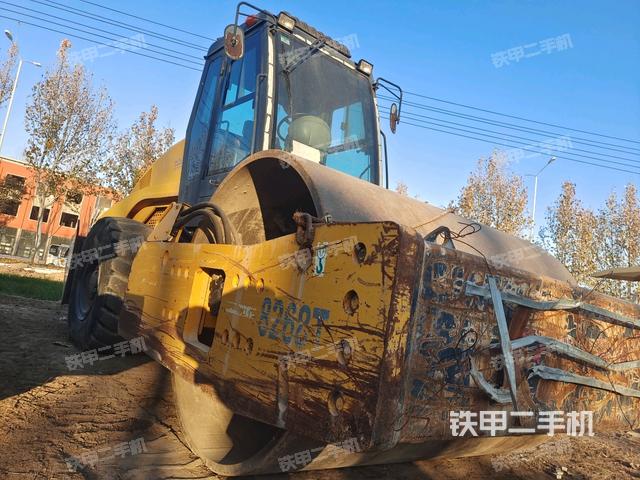 右前45°（壓路機(jī)整機(jī)外觀）