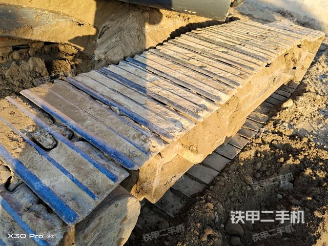 單側履帶整體(整機外觀) 單側履帶整體(整機外觀)