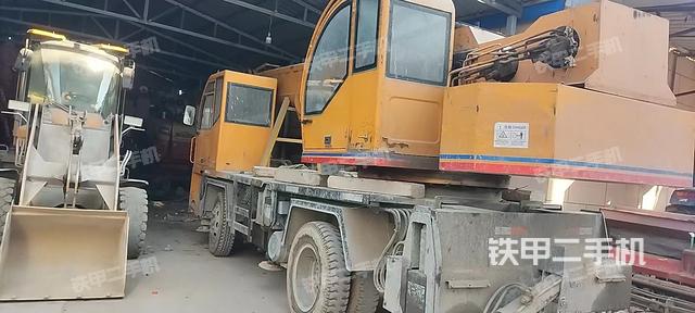 整機(jī)左側(cè)(設(shè)備外觀及核心部件) 整機(jī)左側(cè)(設(shè)備外觀及核心部件)