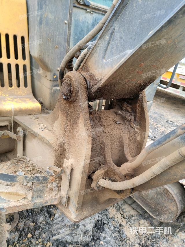 大臂根部?斜（工作和回轉(zhuǎn)裝置）