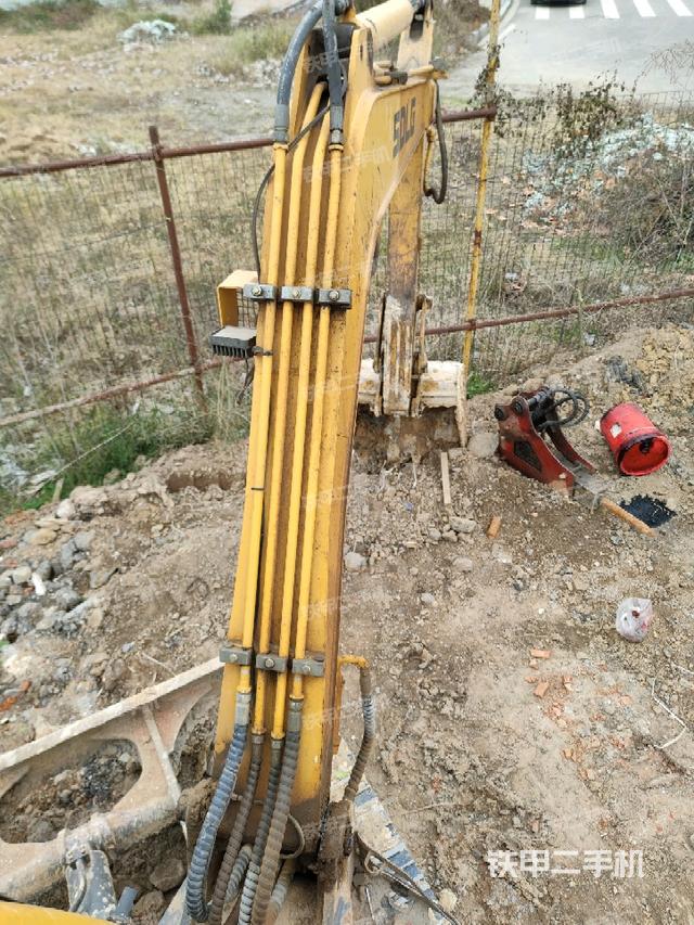 大臂背部俯視（工作和回轉(zhuǎn)裝置）