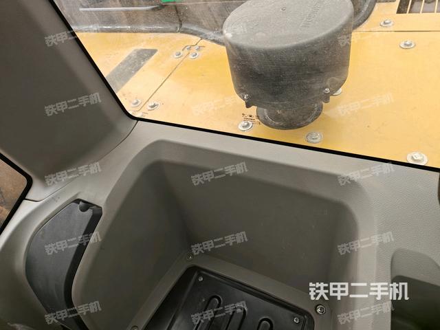 座椅后部（駕駛室部分）